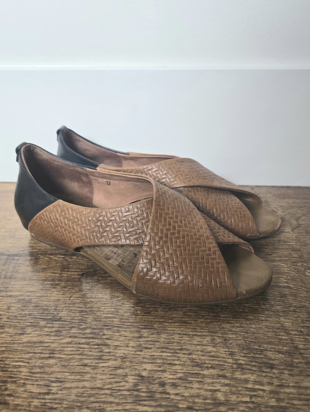 Genuine leather sandals
